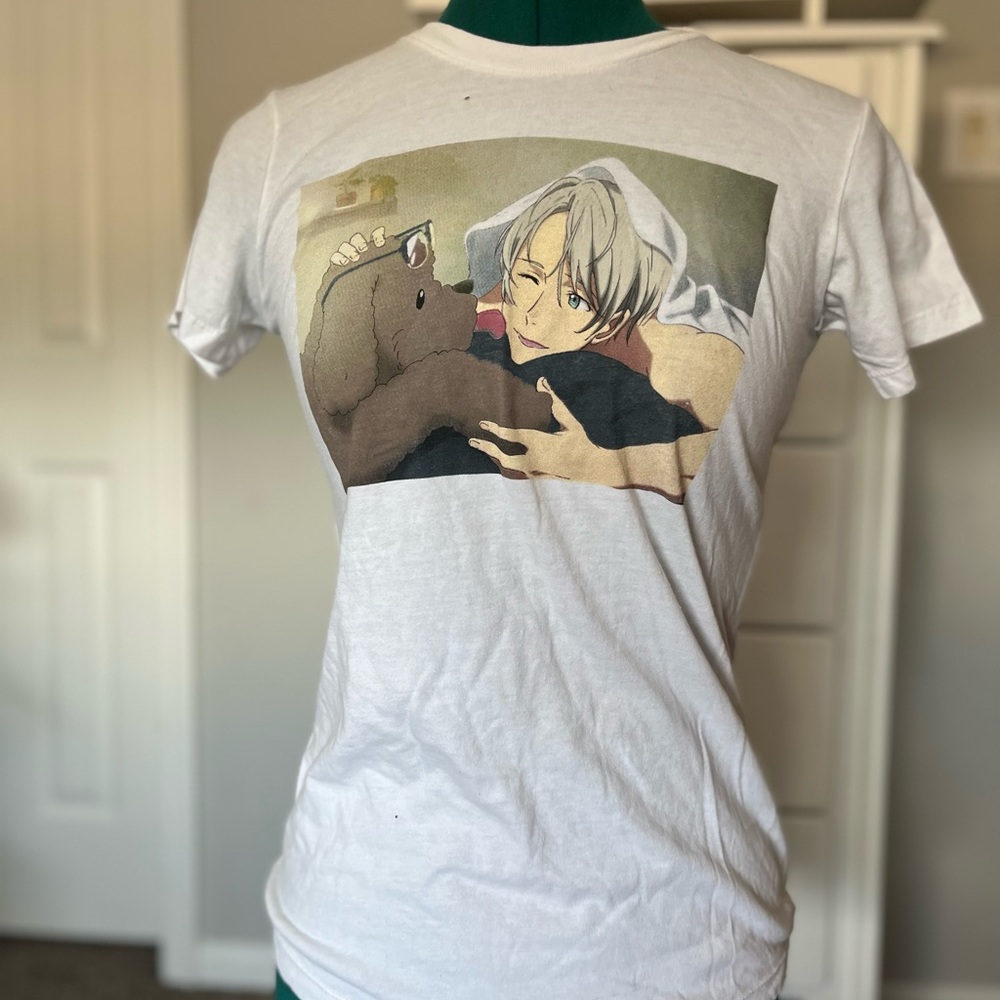 White short sleeve shirt